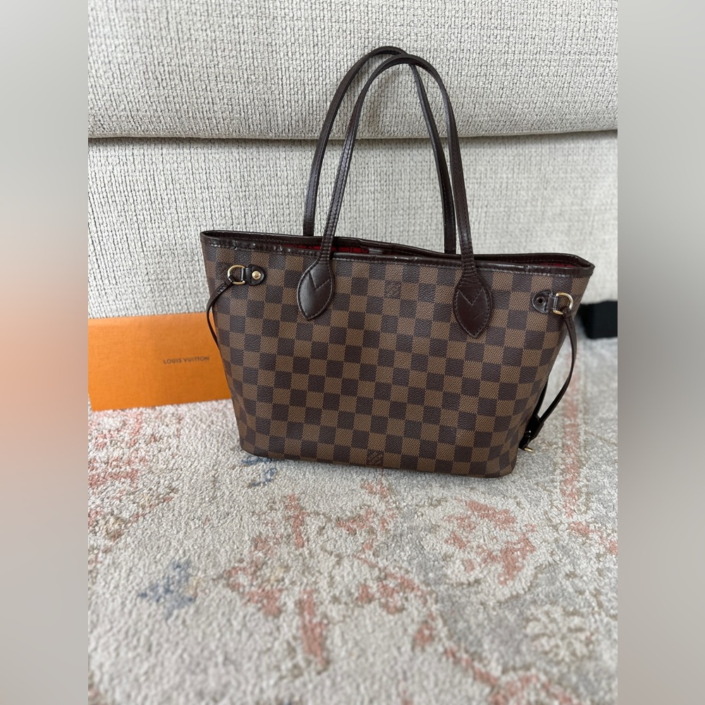 Louis Vuitton Neverfull PM Shoulder Handbag